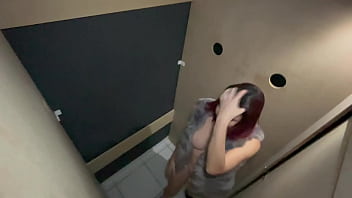 Full Hd: Wet Estava Com Tanto Tes&Atilde_O Que Fodi No Gloryhole Com Um Desconhecido E Acabei Ficando Cheia De Porra Na Buceta.