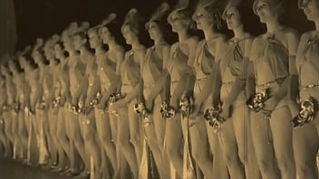 Trending: Seductive Vintage Showgirls