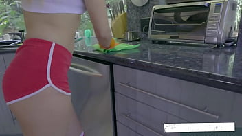 Juicy He Service Her After She Does Kitchen Duty - Full Hd