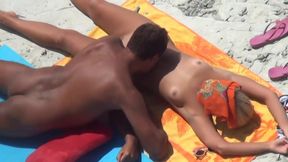 Hardcore Spying For Couple Of Nudists Chilling On The Beach