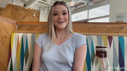 Insane Sexy Blonde Babe