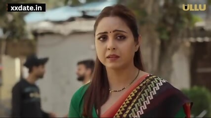 Seductive Bhabhi Ko Akele Me Pakad Ke Car Me Ki Chudai
