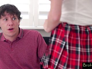 Passionate Stepsis Says "All The Lads In School Are Obsessed With My Cunt"S19:E7