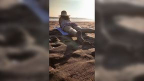 Kinky On The Beach