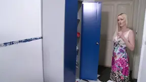 Intense Hot Blonde And Brunette Girls Does Pounding And Draining With Huge Cocks - Full Hd