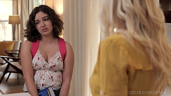 Juicy Curious Stepdaughter Leana Lovings Experiments With Her Stepmom Serene