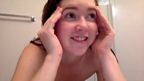 Naughty Yammy Amateur Teen Shows Her Naked Body