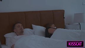 Shocking! Hungry Milf Seduces Boyfriend In Share Bed To Drill Her Wet Pussy Naughty Lesson!