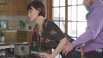 Wild Free Use Girlfriend & Wife Do Their Duties Quietly