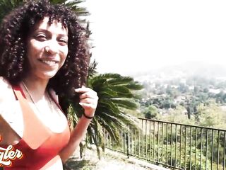 Insane Freckle Lemonade Gets Stretched Previous To Her Morning Run