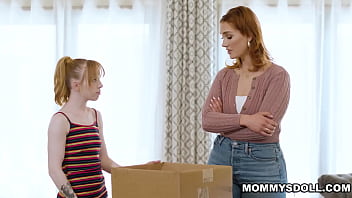 Seductive Milf And Stepdayghter End Up Kissing In The Heat Of The Moment